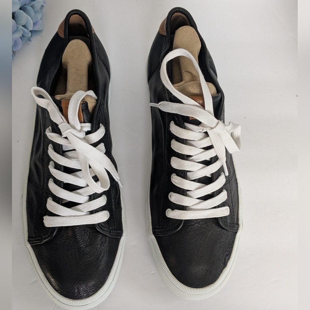 Frye Women's Black Leather Sneakers Sz 10 EUC